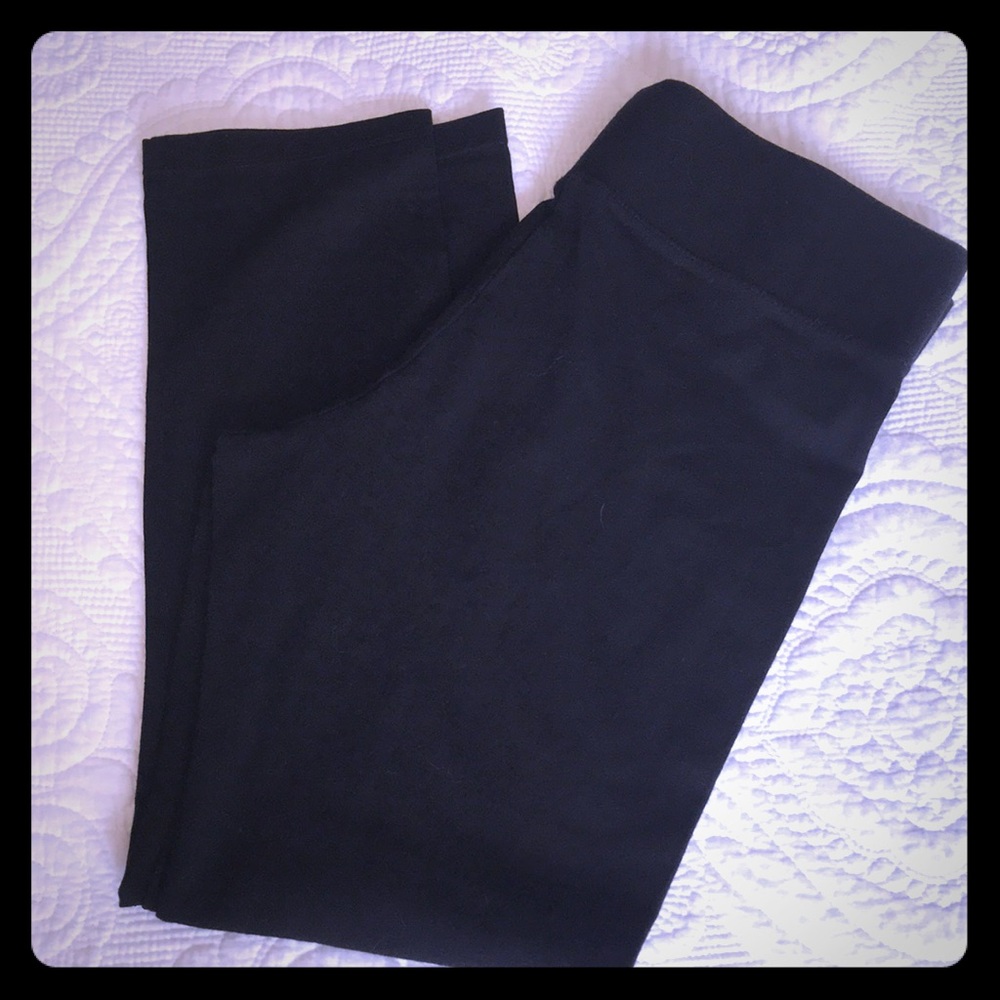 HUE Cropped Wide Waistband Leggings Size Small